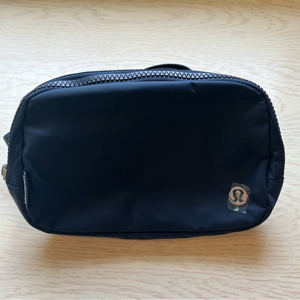 Lululemon Everywhere Belt Bag Navy Blue
